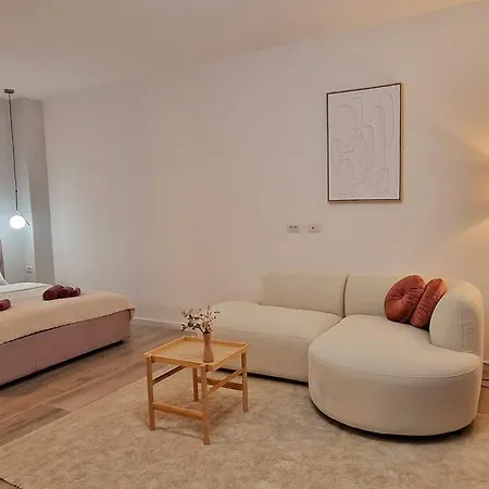 Apartment Ateneo Golden Nest