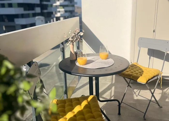 Ateneo Golden Nest Apartment *